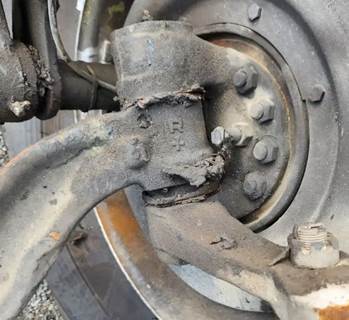 International 4900 Right Spindle