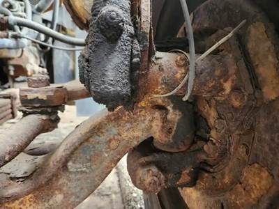 International 7400 Left Spindle