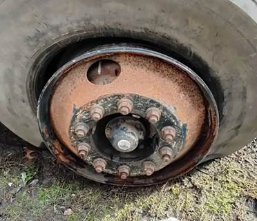 International 7400 Right Spindle