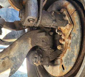 International 7600 Left Spindle