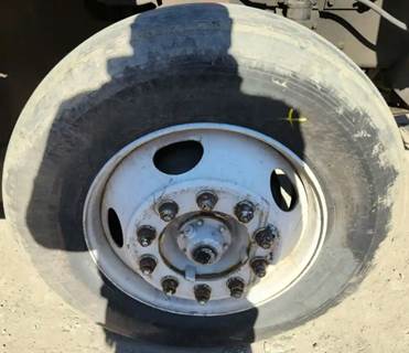 International 9100i Right Spindle