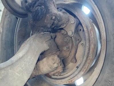 International 9200i Left Spindle