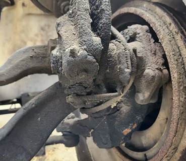 International 9400 Left Spindle