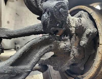 International 9400i Left Spindle