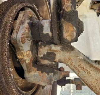 International 9400i Right Spindle