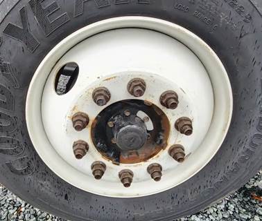 International DuraStar 4300 Left Spindle