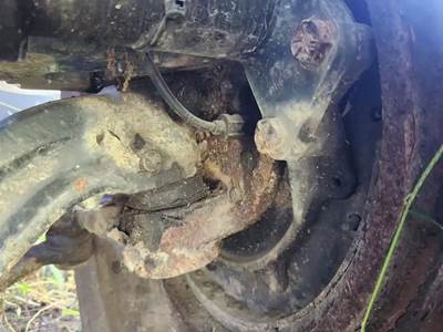 International DuraStar 4300 Left Spindle