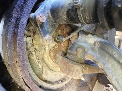 International DuraStar 4300 Right Spindle