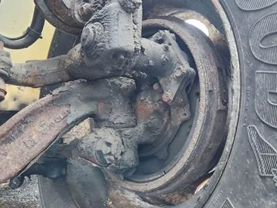 International DuraStar 4300 Left Spindle