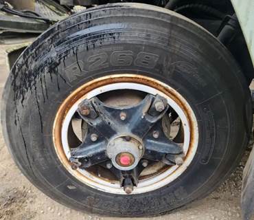 International F2275 Left Spindle for a 1980 International F-2275