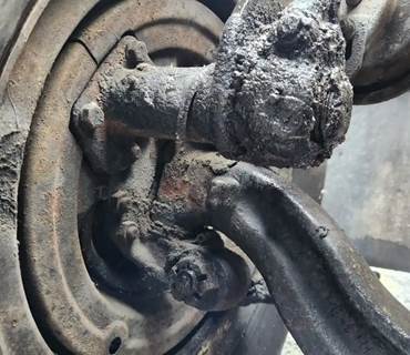 International F2554 Right Spindle for a 1982 International F-2554