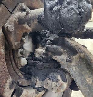 International F2574 Right Spindle for a 1987 International F-2574