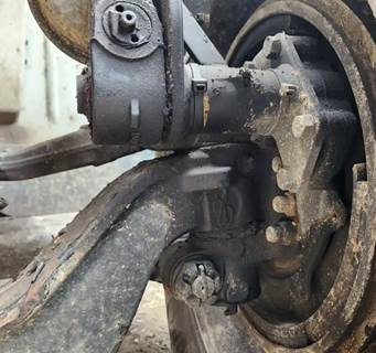 International HX620 Left Spindle