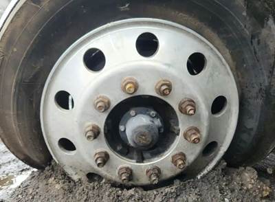 International LT625 Left Spindle