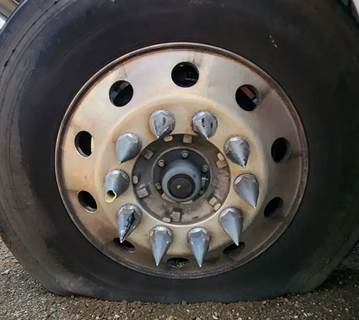 International LT625 Left Spindle