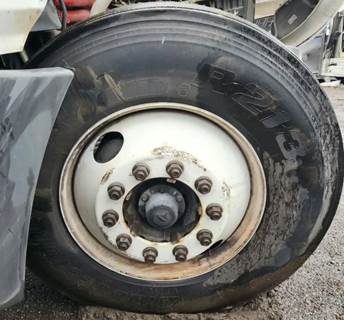 International LT625 Right Spindle