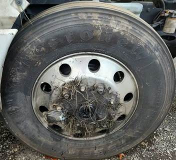 International LT625 Right Spindle