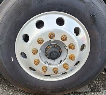 International LT625 Right Spindle