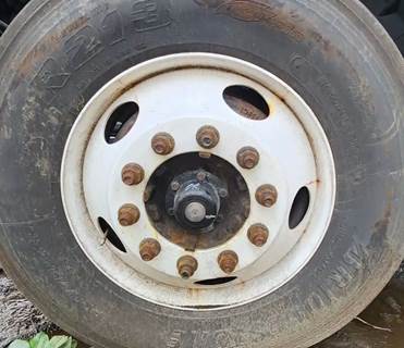 International LT625 Left Spindle