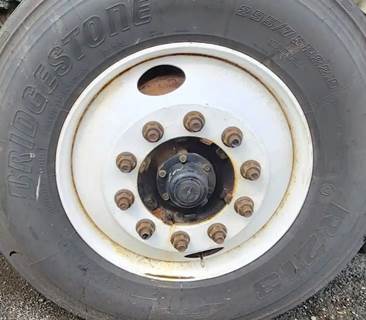 International LT625 Right Spindle