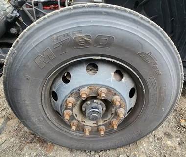 International LT625 Left Spindle