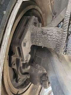 International LT625 Right Spindle