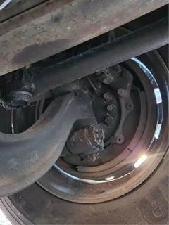 International LT625 Left Spindle