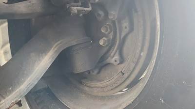 International LT625 Left Spindle