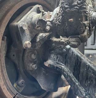 International LT625 Right Spindle