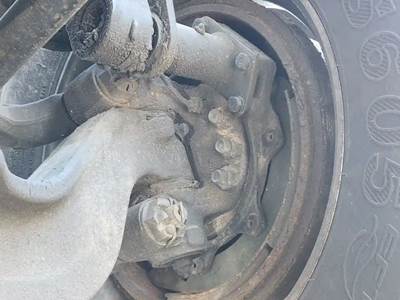 International LT625 Left Spindle