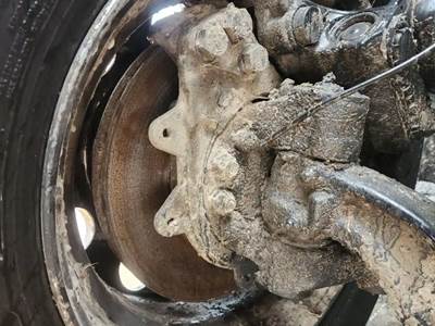 International LT625 Right Spindle