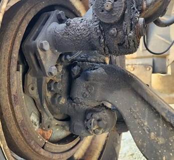 International LT625 Right Spindle