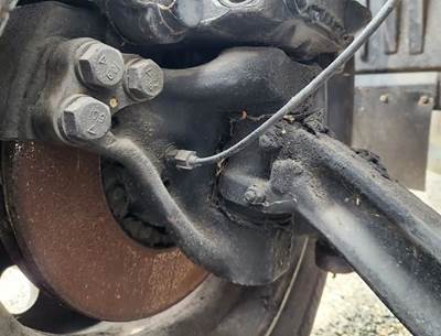 International LT625 Right Spindle