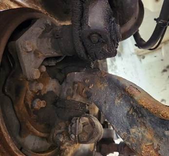 International MV607 Left Spindle