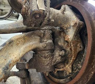 International MV607 Left Spindle