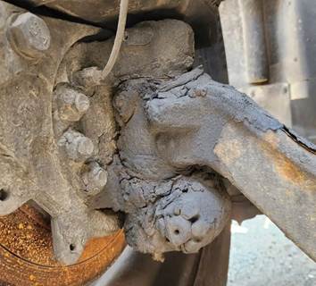 International RH613 Right Spindle