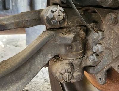 International RH613 Left Spindle