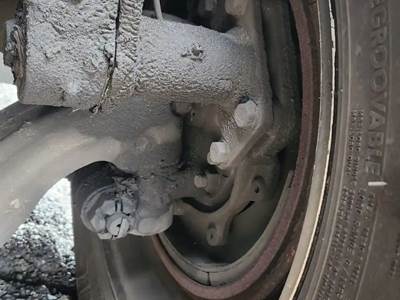 International RH613 Left Spindle