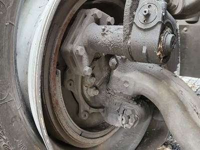 International RH613 Right Spindle