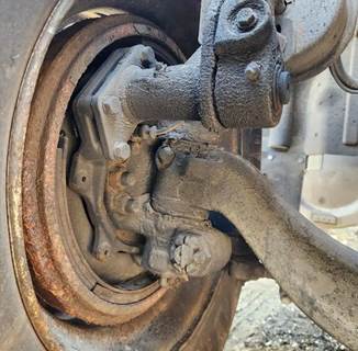International RH613 Right Spindle