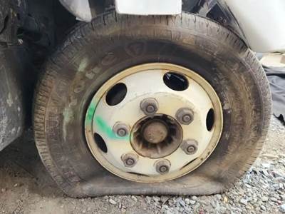 Isuzu NPR Right Spindle