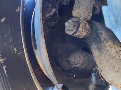 Isuzu NPR Right Spindle