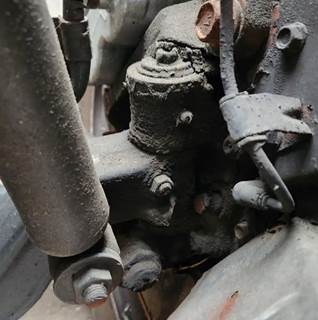 Isuzu NQR Left Spindle