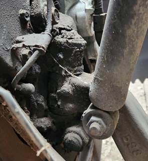 Isuzu NQR Right Spindle