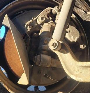 Isuzu NRR Right Spindle