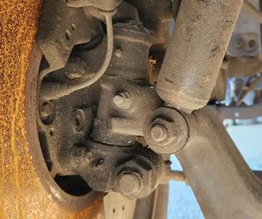 Isuzu NRR Right Spindle