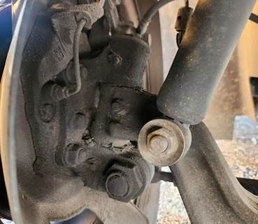Isuzu Reach Right Spindle