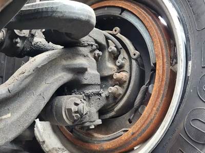 Kenworth T370 Left Spindle
