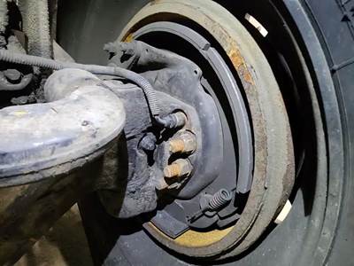 Kenworth T370 Left Spindle