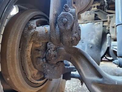 Kenworth T600 Right Spindle